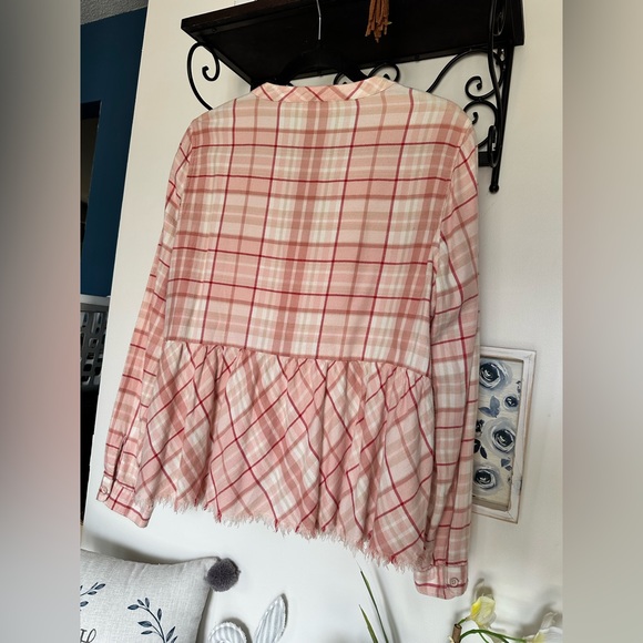 🩷 Pink Plaid Button-Up Peplum Top with Frayed Hem size Medium - Picture 9 of 9